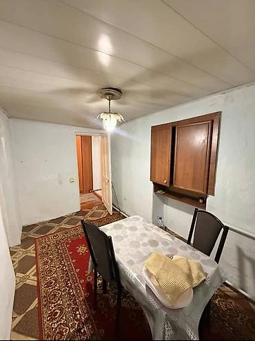 Продажа коттеджей и домов: 🏡 Продаётся просторный дом 📍 Район Ош базар Срочная продажа! • 🛏 — 9