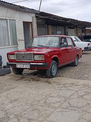radiator opel astra g: VAZ 2107, qırmızı sedan Xüsusiyyətlər: - Kuzov: 4 qapılı sedan — 6