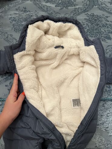 usaq idman geyimleri: H&M qışlıq kurtka.6-9 ay
