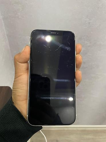 Apple iPhone: IPhone Xr, Б/у, 128 ГБ, Белый, Чехол, 77 % — 8