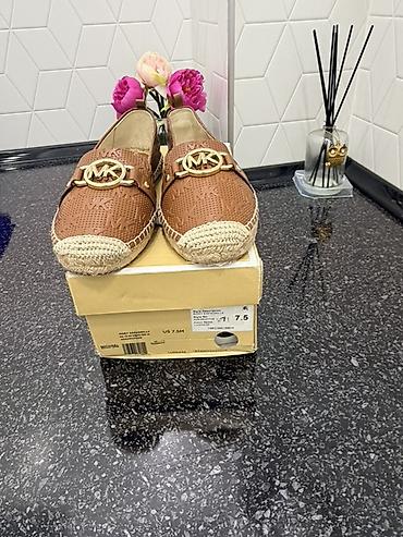 мери кей обувь: Лоферы, 37, 37.5, Michael Kors, Новый, цвет - Коричневый, Самовывоз — 1