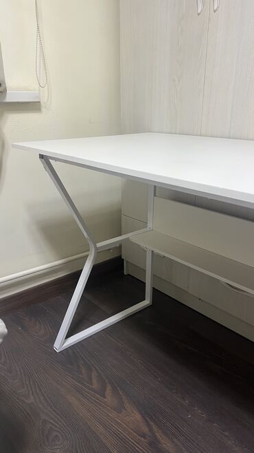 Компьютерные столы: Компьютерный стол, Новый, Складной — 10