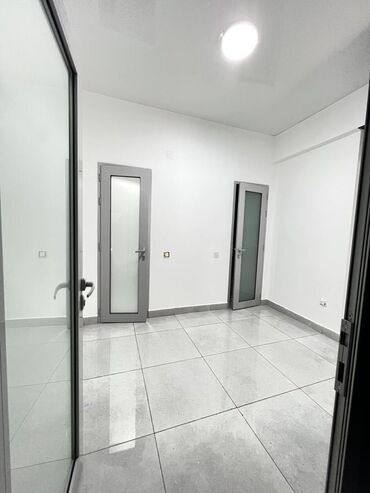 Офисы: Сдаю Офис, 170 м², В частном доме, С отдельной кухней, 1 линия, С отдельным входом at lalafo.kg — 24 Офисы: Сдаю Офис, 170 м², В частном доме, С отдельной кухней, 1 линия, С отдельным входом — 24