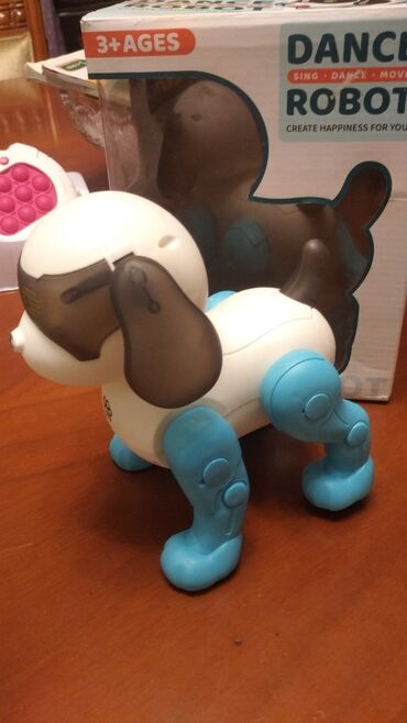 Oyuncaqlar: Bu rəqs edən robot it oyuncağı ağ və mavi rənglərdə hazırlanmışdır — 5