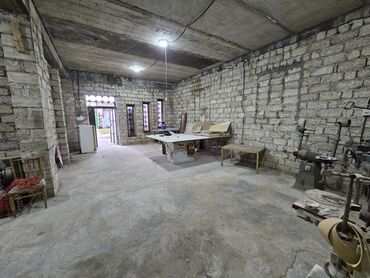 Sex, zavod və fabriklər: Mebel Sexi ( Taxta Sexi ) Arendaya (İcarəyə) Verilir. 110kv. Hündürlük — 3