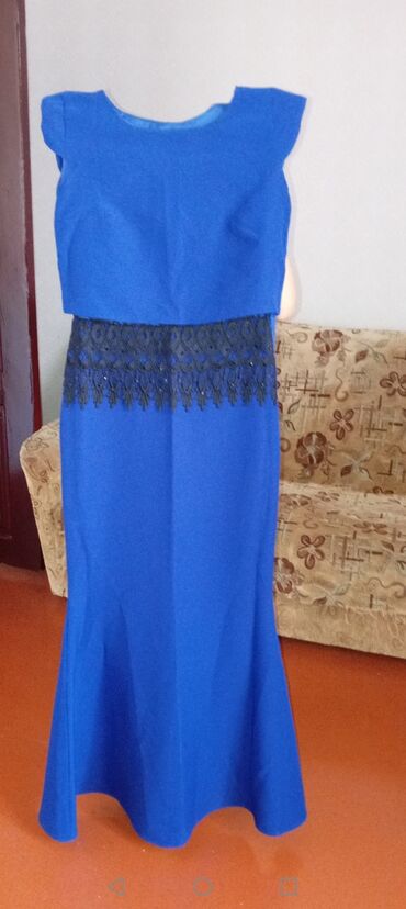 Qazanlar: Mavi rəngdə elegant ziyafət/gecəlik don - Model: qolsuz, yuxarı hissə