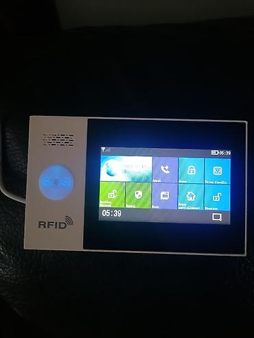 Uređaji protiv krađe: RFID GSM/Alarm kontrolna tabla sa ekranom i SOS tasterom Opis: - — 6