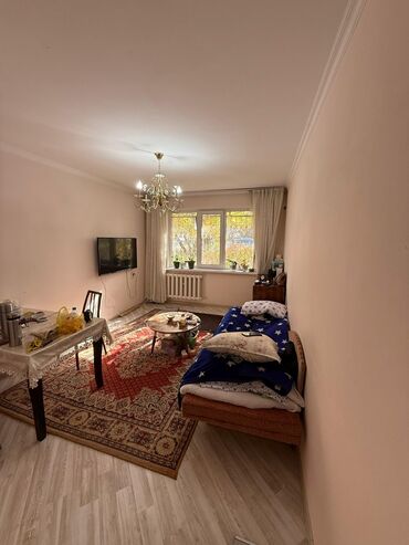 продаю 2х команатную квартиру в 7 мкр: 2 бөлмө, 44 кв. м, 1 кабат, Косметикалык ремонт