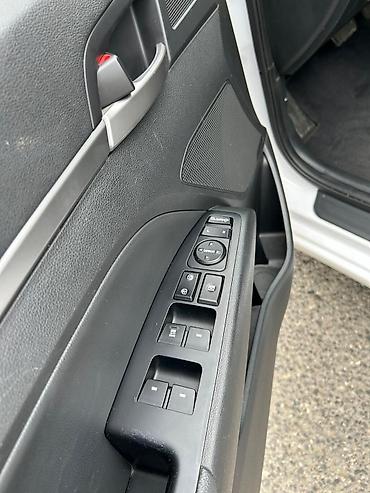 elantra duman: Hyundai Elantra: 1.6 l | 2018 il Sedan — 9