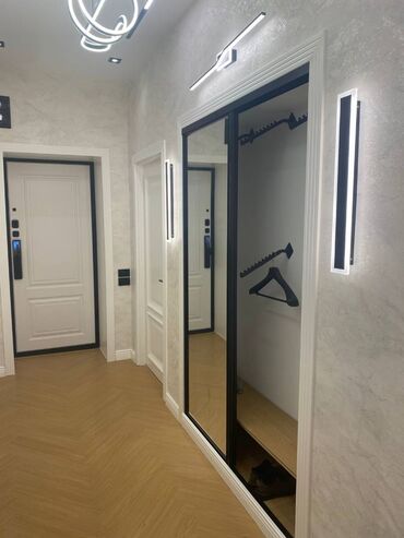 Uzunmüddətli kirayə mənzillər: Sahil metrosuna yaxın, köhnə tikili, 5 mərtəbəli binanın 4-cü — 10