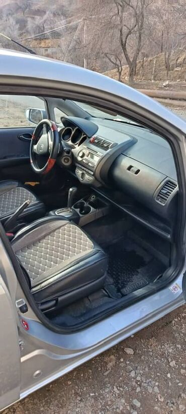 Honda: Honda Jazz: 2009 г., 1.4 л, Автомат, Бензин, Хэтчбэк — 16