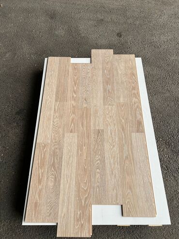 Laminat: Salam əziz musdərilər laminatlarmiz 31 32 33 klass olmagla 8 mm 10 mm -da lalafo.az — 22 Laminat: Salam əziz musdərilər laminatlarmiz 31 32 33 klass olmagla 8 mm 10 mm — 22