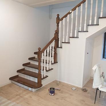 Деревянные лестницы: Лестнитцы на заказ. Тепкич. шпон. карагач. сосна — 21