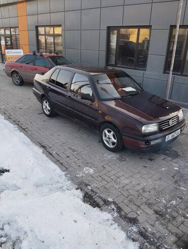 продажа гольф 4: Volkswagen Vento: 1992 г., 1.8 л, Механика, Бензин, Седан