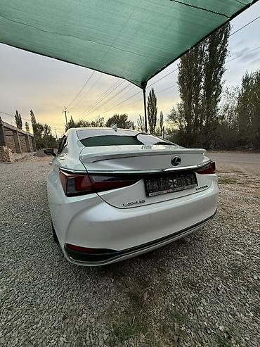 roewe rx5: Lexus ES: 2020 г., Гибрид, Седан — 4