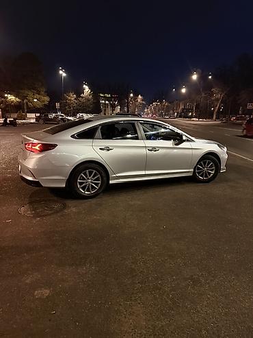 Частная аренда авто: Hyundai Sonata 2022год седан (серебристый рестайлинг) Сдается в аренду — 4