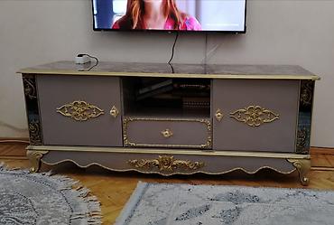 Digər mebel: Cox az işlənib.televizor altlığı və 1 ədəd kunc servant.UNVAN — 2