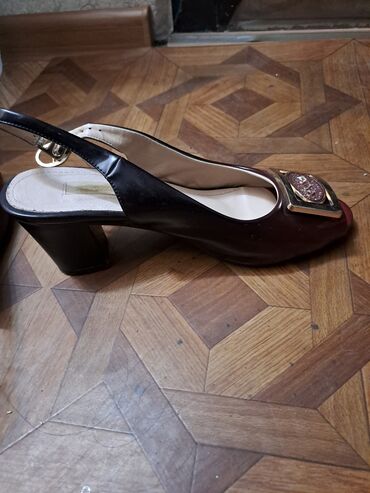 Классические сумки: Классическая миниатюрная б/у малышка, но вместимость отличная — 6