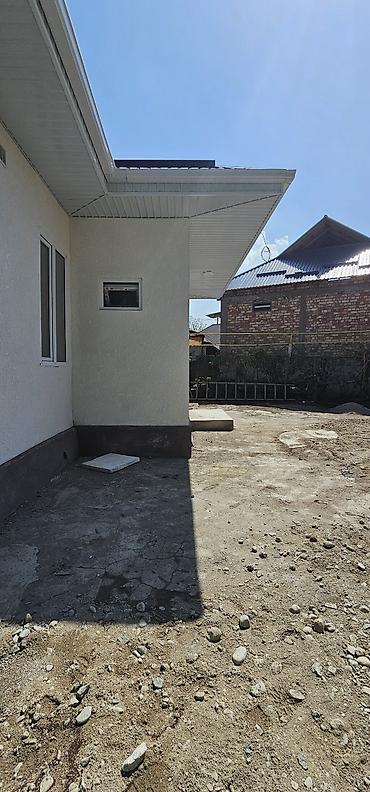 Продажа коттеджей и домов: . Продаётся отличные полдома 50кв.м в Кызыл-аскере на участке 1,5 — 12