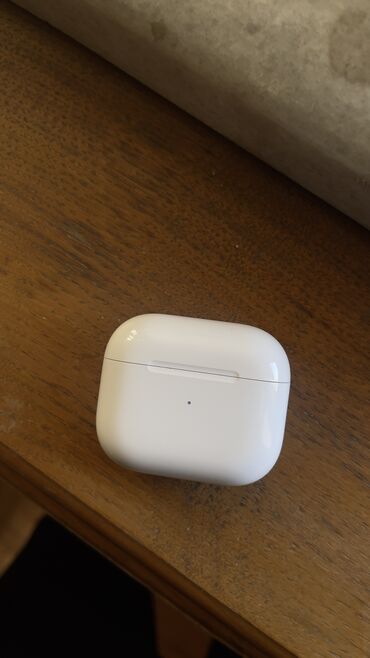 naušnik: AirPods 3 satılır 2 ay işlənib qutusu və təzə usb ilə birlikdə 300₼