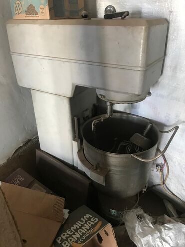 Həm xəmir yoğuran həm mikser 1100₼ 80kq xəmiryoğurur 3fazadı şuvəlan