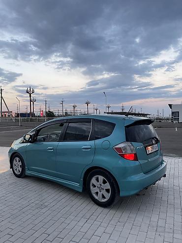 тоталка ош: Honda Fit: 2011 г., 1.5 л, Автомат, Бензин, Хэтчбэк — 4