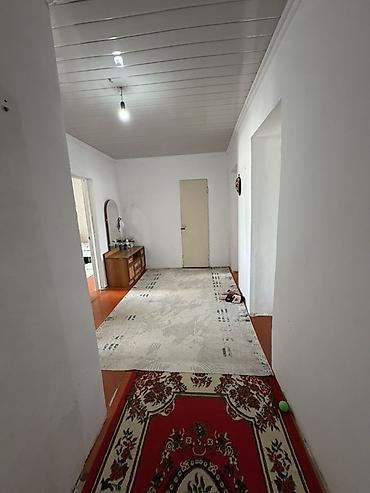 6 микрорайон: 3 комнаты, 69 м², 2 этаж — 4