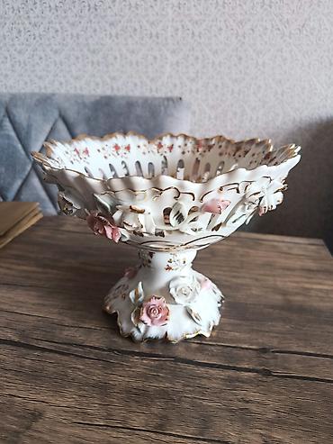 Сервировочные аксессуары: Porcelan ayaqlı meyvə/qənd qabı – əl işləri ilə bəzədilmiş dekorativ — 1