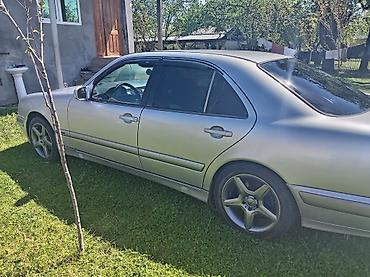 bmw e 38: Mercedes-Benz E-Class (W210) sedan - Kuzov: 4 qapılı sedan, gümüşü — 7