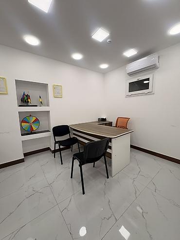 masaustu ofis seti: Ofis gözləmə dəsti – 3 yerlik oturacaq və jurnal masası - Tərkib: 3 — 6
