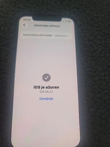 Apple iPhone: Apple iPhone – model sa ravnim ivicama i trostrukom zadnjom kamerom - — 12