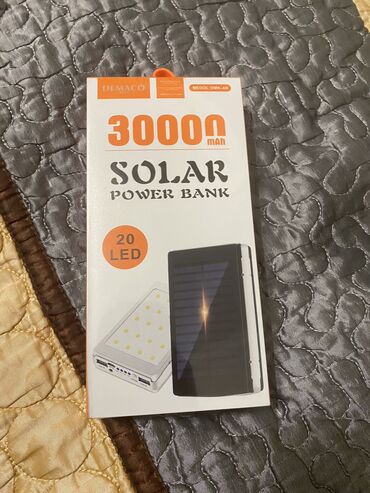 зарядные устройства для телефонов topk: Новый запечатанный повер банк с солнечными батареями, 30000 mah