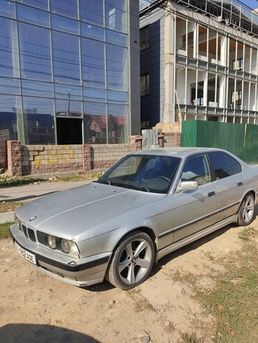 жугили сатам: BMW 525: 1992 г., 2.5 л, Механика, Бензин, Седан