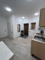 Uzunmüddətli kirayə mənzillər: Kirayə ev verilir 2 otaq kuxnastudiya təzə remontdan çıxıb hər bir — 14