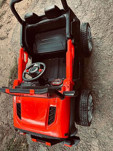 Uşaq üçün elektrikli “Jeep” tipli idarə olunan maşın Xüsusiyyətlər: -
