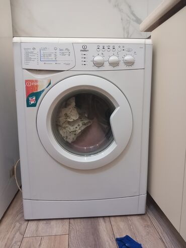 скупка плитки: Стиральная машина Indesit, Автомат, До 5 кг, Узкая