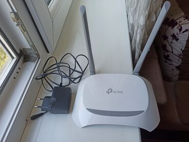 продаётся ноутбук запечатанный абсолютно новый привозной из америки: WIFI Router Brend: TP-link Model: TL-WR840N(EU) Antenlərin sayı: 2