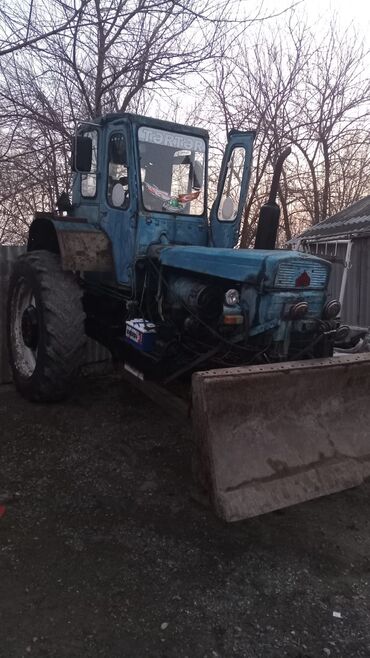 Traktorlar: Işlək vəziyyətdədir mator karobka ideal təkərlər normaldı akamyatr — 4