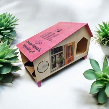 Yuvalar: Taxta pişik evi – “Burada yerim rahatdır” yazılı - Material — 9