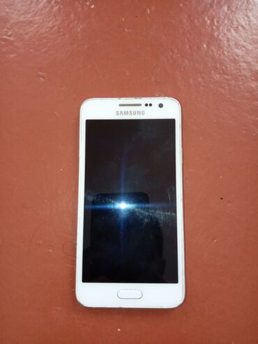 işlənmiş telefonlar a3: Samsung Galaxy A3, rəng - Ağ