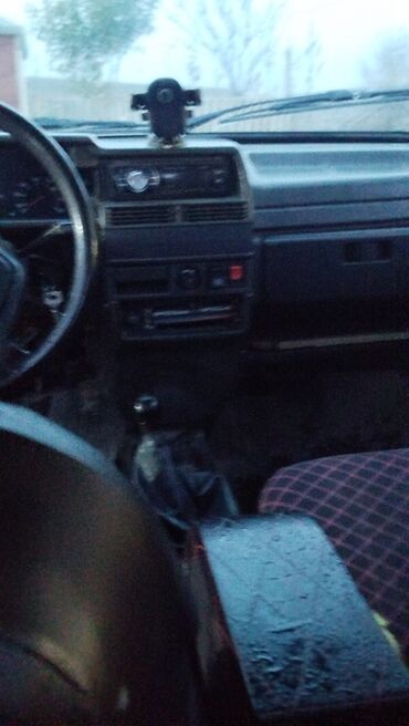 VAZ (LADA): Model: LADA Samara (sedan) Rəng: yaşıl-mavi Dövlət nömrə nişanı — 8