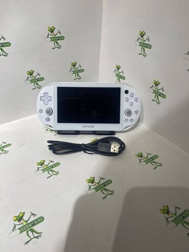 internet limitsiz: Ag rengde playstation vita. Konsol ela veziyyetdedir. Hec bir problemi
