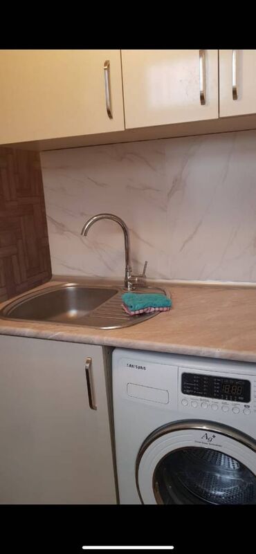 Uzunmüddətli kirayə mənzillər: Nərimanov rayonu, Monaliza şadlıq sarayının yanında 5 mərtəbəli — 10