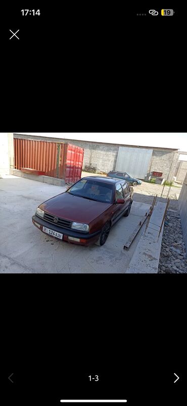 Volkswagen: Volkswagen Vento: 1993 г., 2 л, Механика, Бензин, Седан