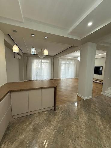 Продажа домов: Таунхаус, 250 м², 6 комнат, Агентство недвижимости, Дизайнерский ремонт — 1