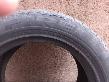 felne 16: Letnje gume Pirelli 225-55-16
cena 10 eur akomad,
Kontakt telefon