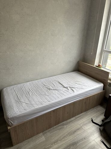 Односпальные кровати: Односпальная кровать, Б/у, С ящиком для хранения, Дерево, длина - 200 см