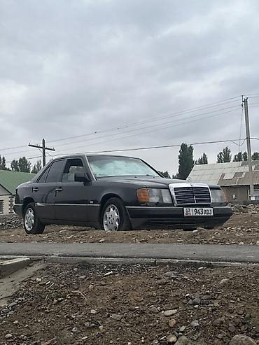 Продажа авто: Mercedes-Benz W124: 1993 г., Механика, Бензин, Седан — 3
