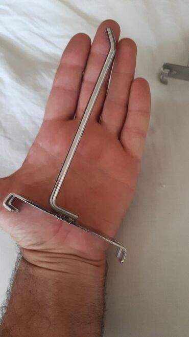 Vitrin üçün aksesuarlar: Məhsul: Mağaza vitrin sistemi üçün perforasiyalı relslər və asqı — 14