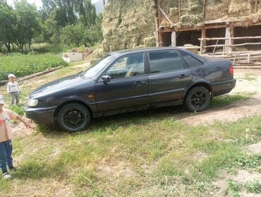 срочно срочно продам машину: Volkswagen Passat CC: 1995 г., 2 л, Механика, Бензин, Седан